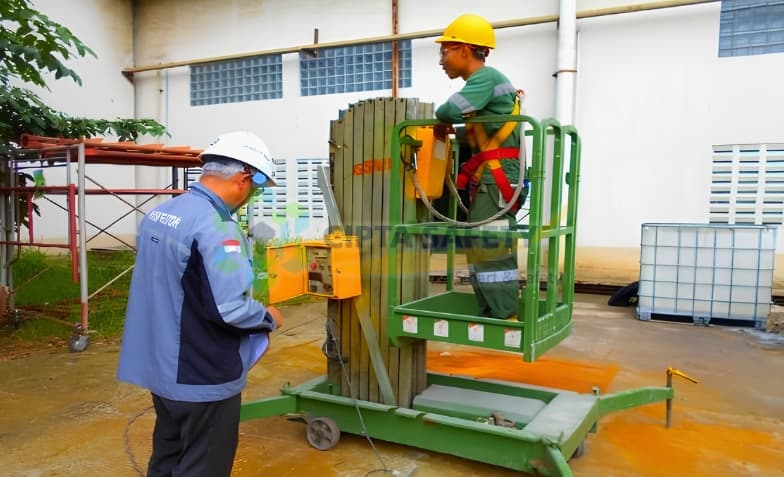 Riksa Uji Manlift 125 Kg Krisbow – PT Gregah Sukses Mandiri Engineering gallery 2