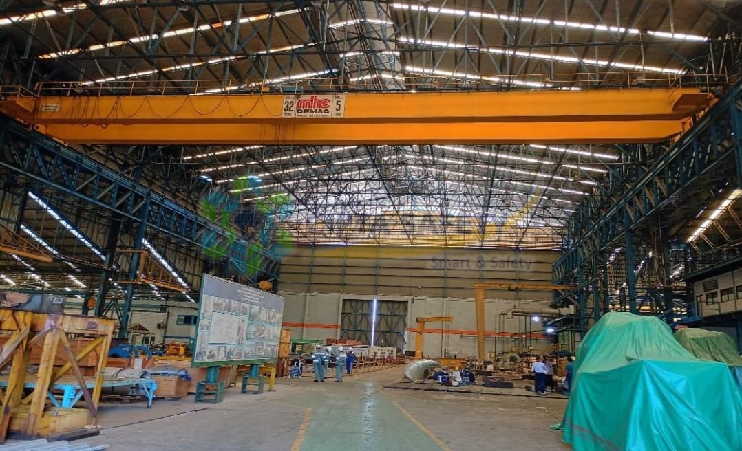 Dokumentasi sertifikasi K3 dan riksa uji fungsi kelayakan Pesawat Angkat Angkut tipe Overhead Travelling Crane Demag 32 Ton di PT PAL Indonesia.